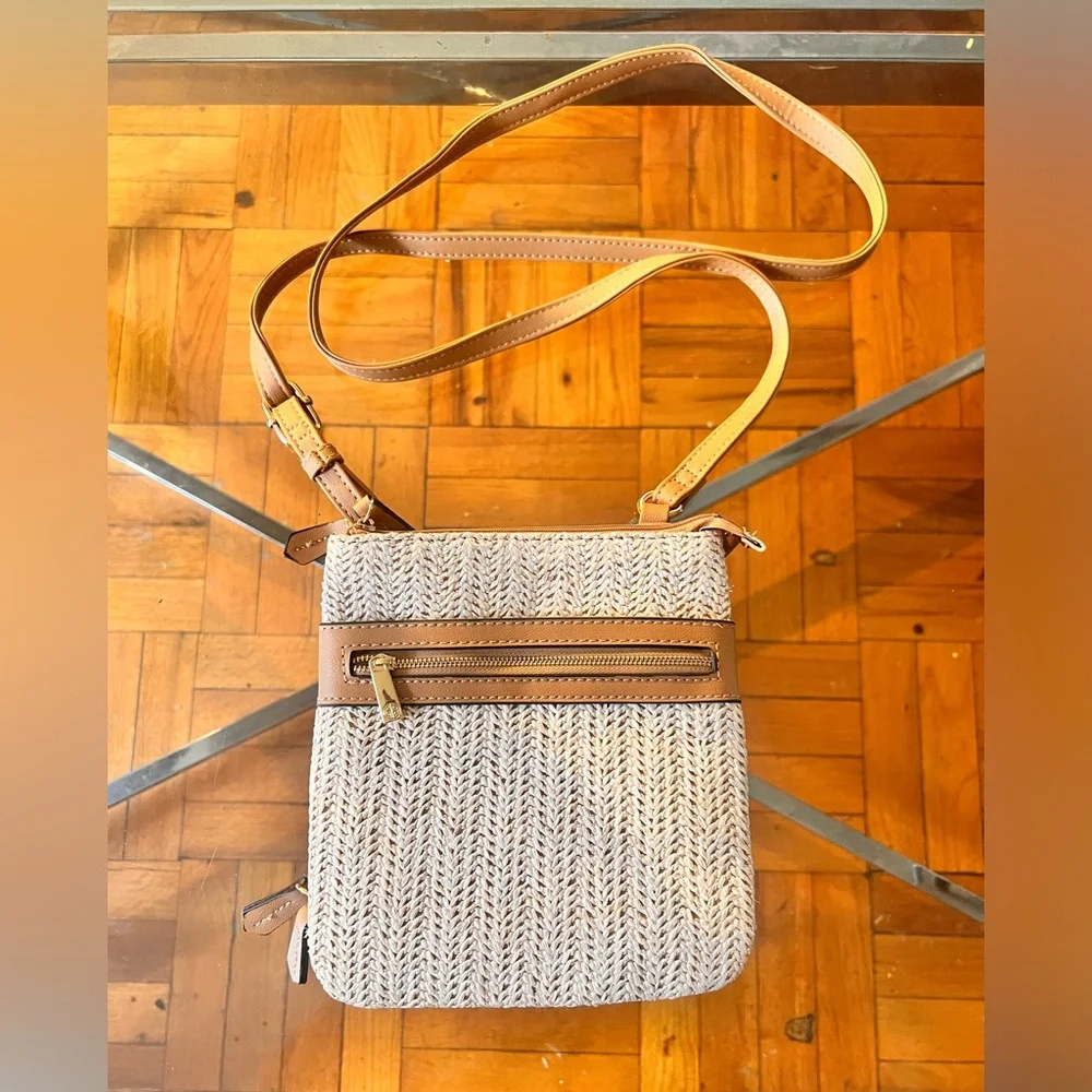 Giani Bernini Straw North South Crossbody - Picture 1 of 10